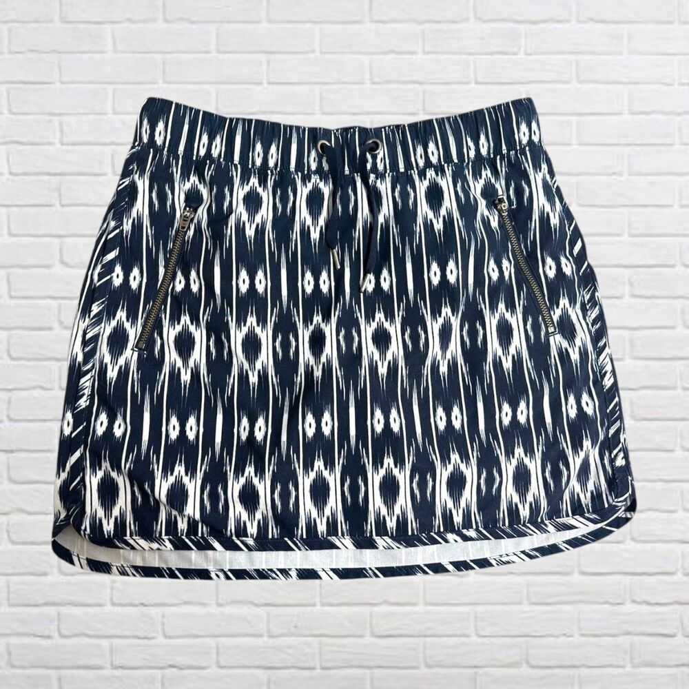 Athleta Reflection Skort XS Navy White Ikat Golf Tennis Pickleball Running UPF50